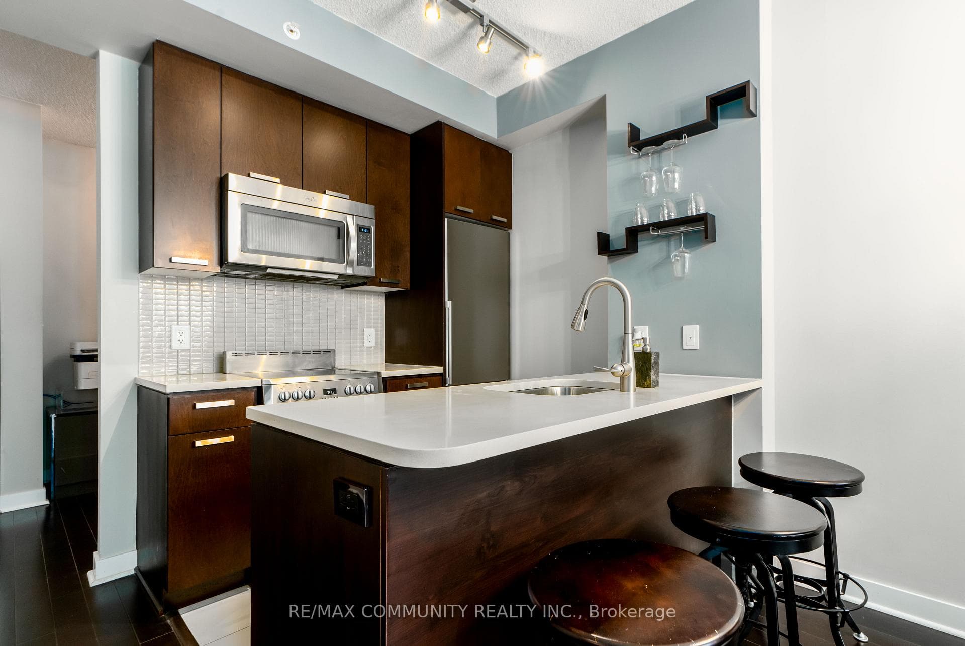 295 Adelaide Street Unit 2406 photo 11
