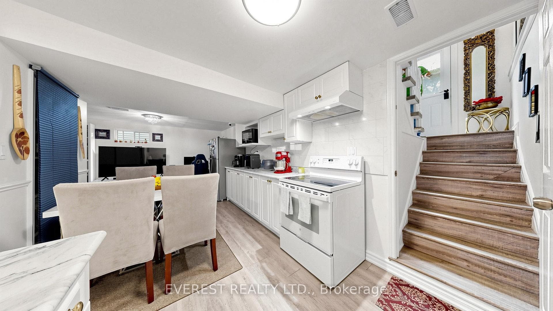 922A Danforth Road photo 28