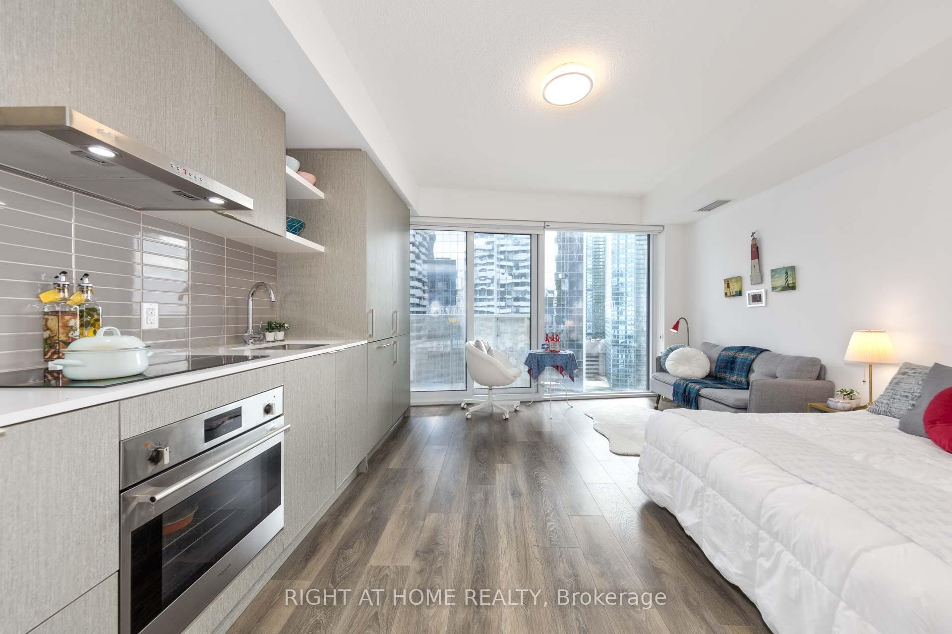 100 Harbour Street Unit 1408 photo 11