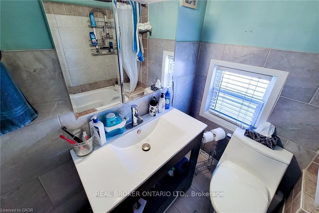Second Flr Bathroom