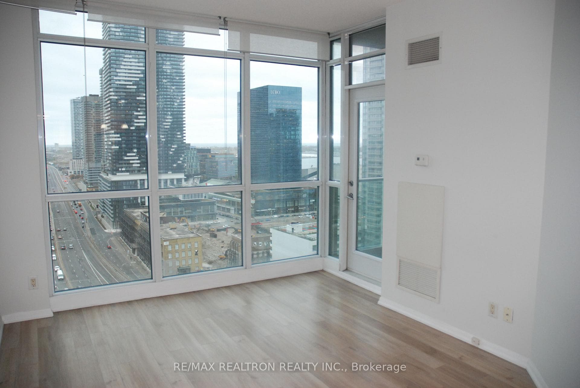 18 Yonge Street Unit 2408 photo 4