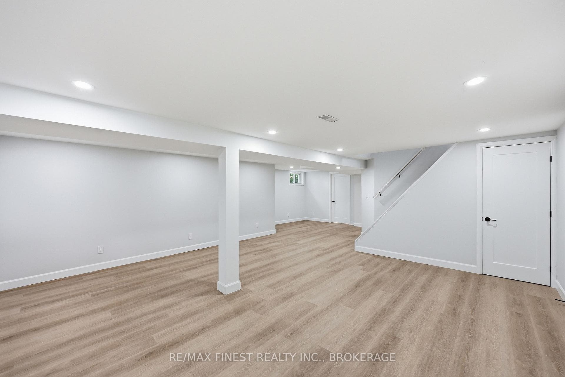 687 Willis Street photo 33