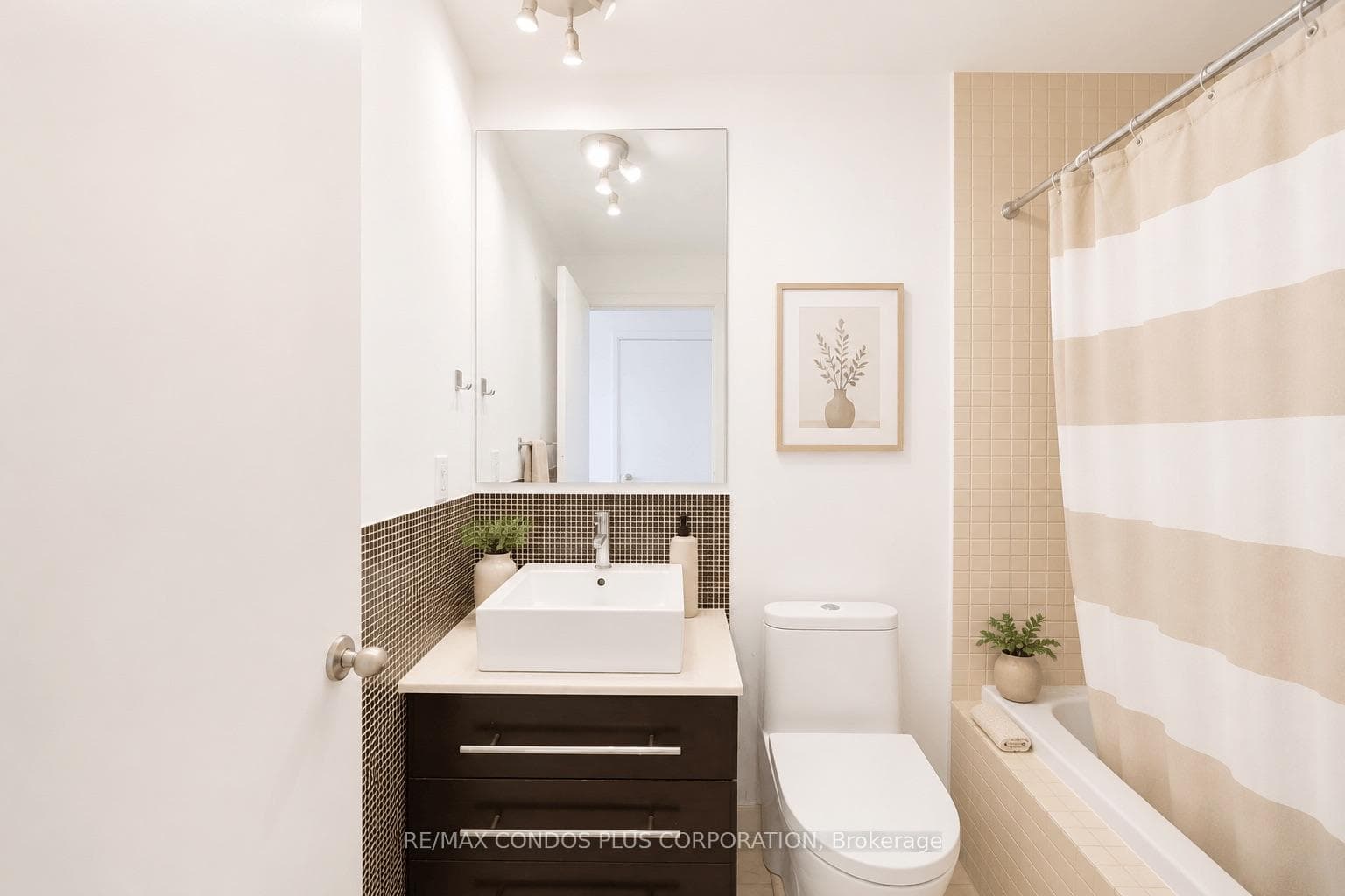 18 Beverley Street Unit 801 photo 15