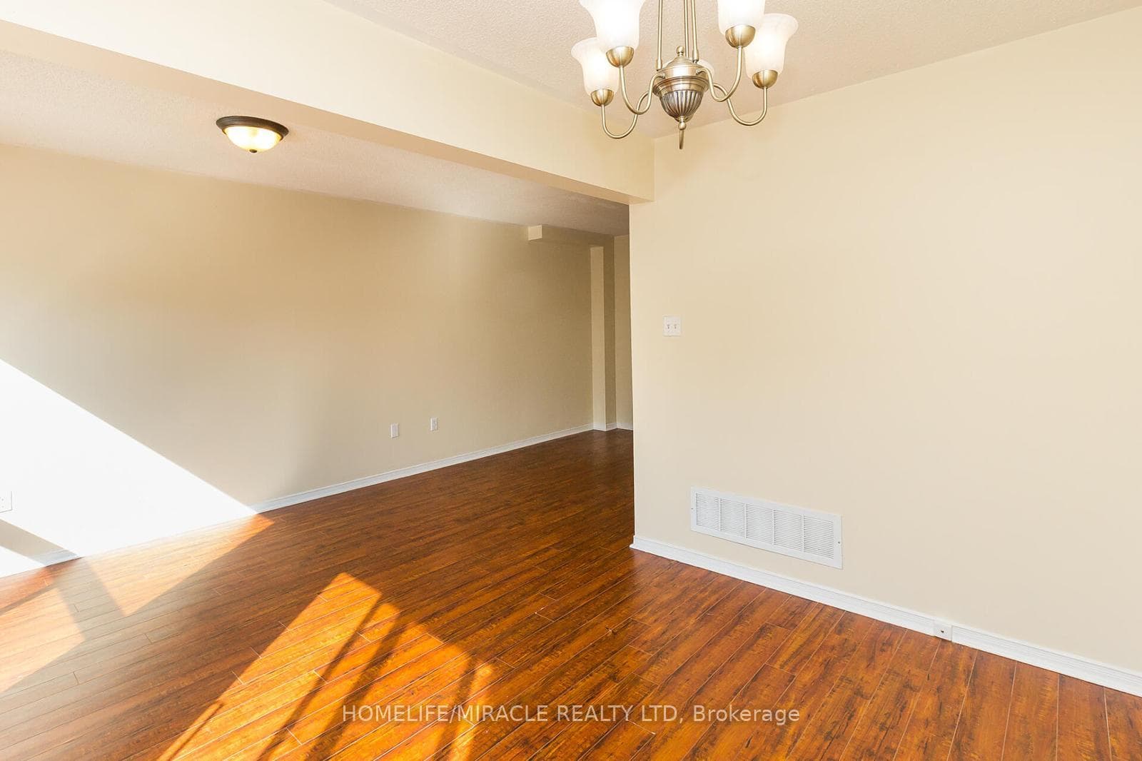 6 Sinclair Court photo 5