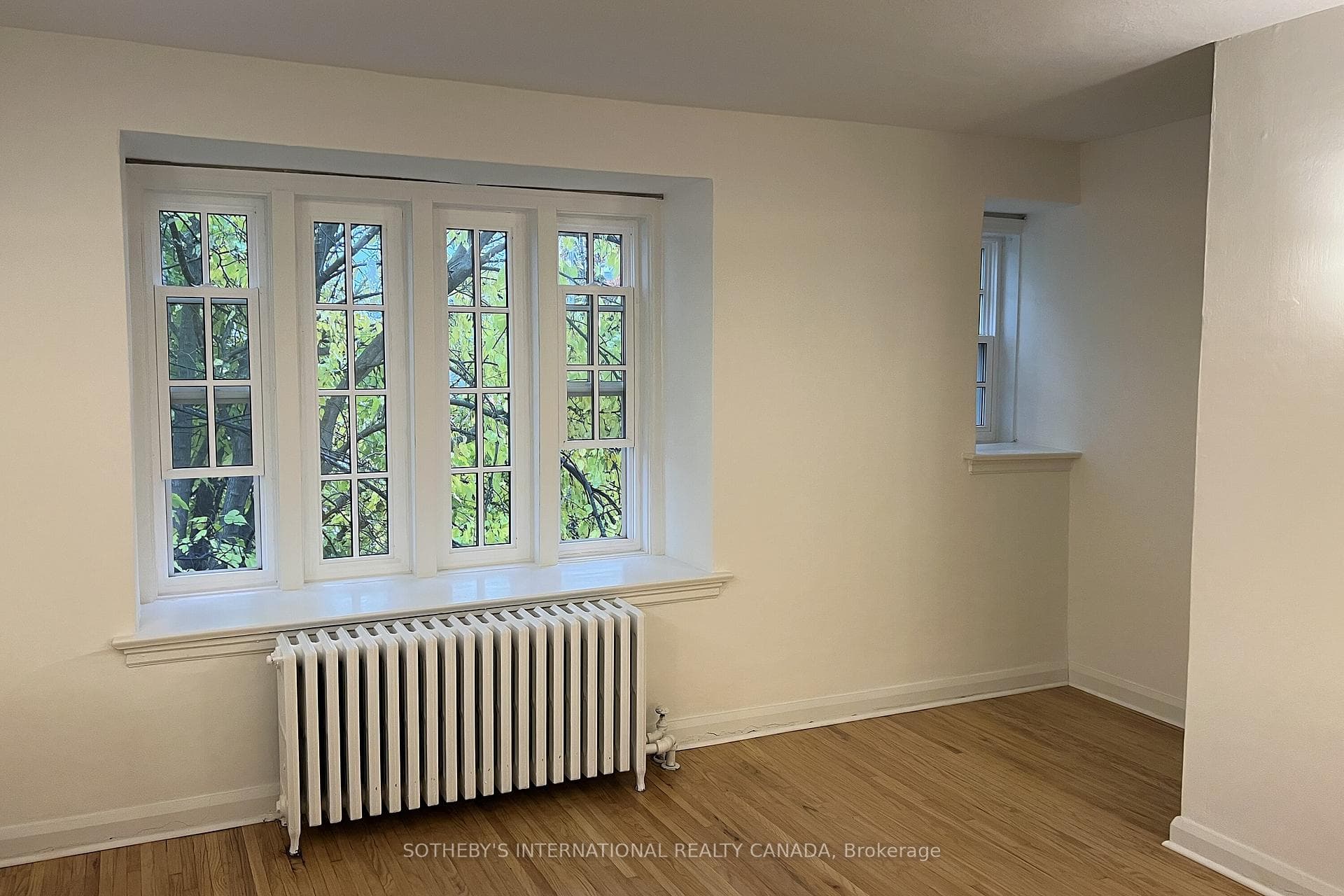 126 Braemar Avenue Unit Upper photo 8