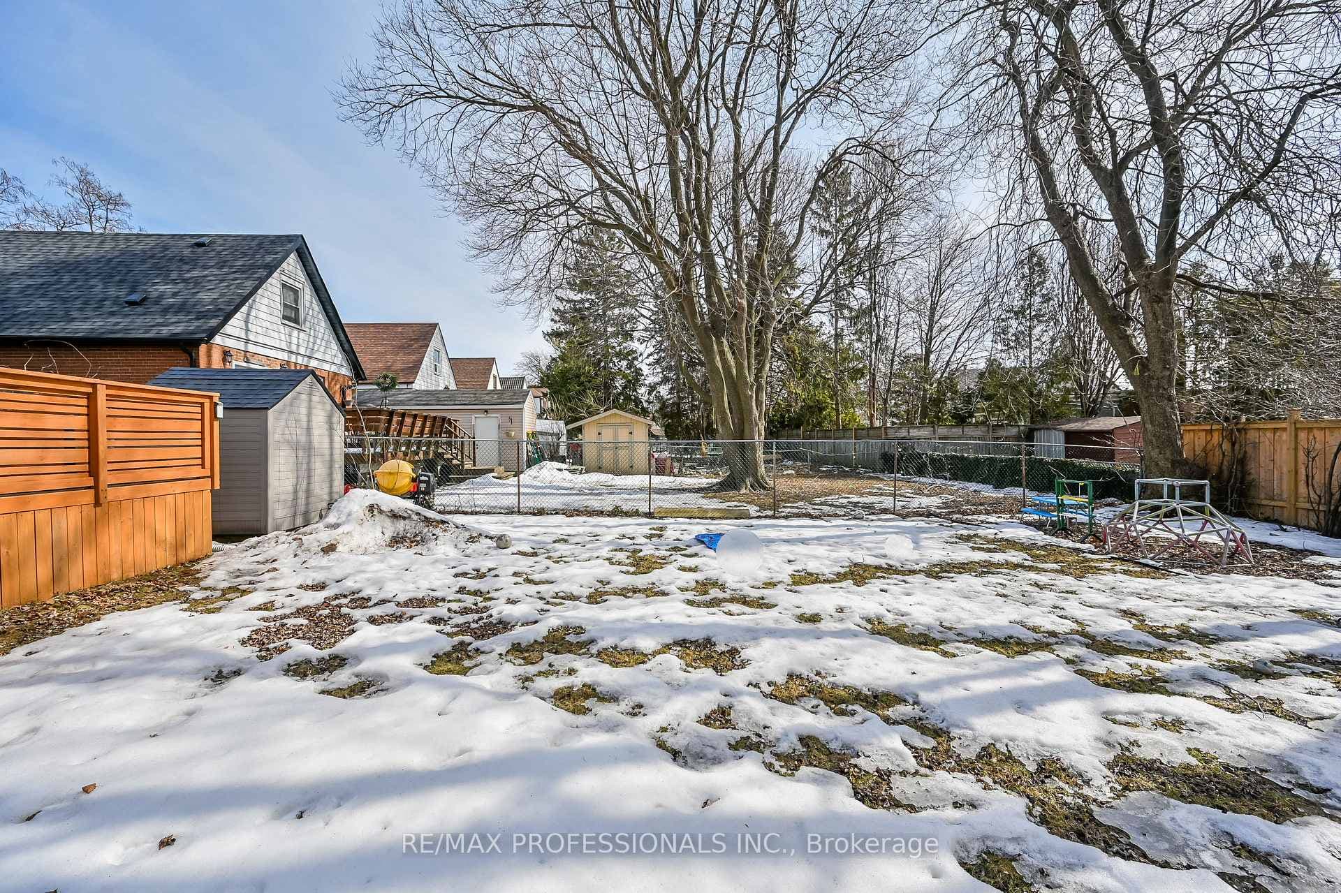 17 Hollydene Road photo 36