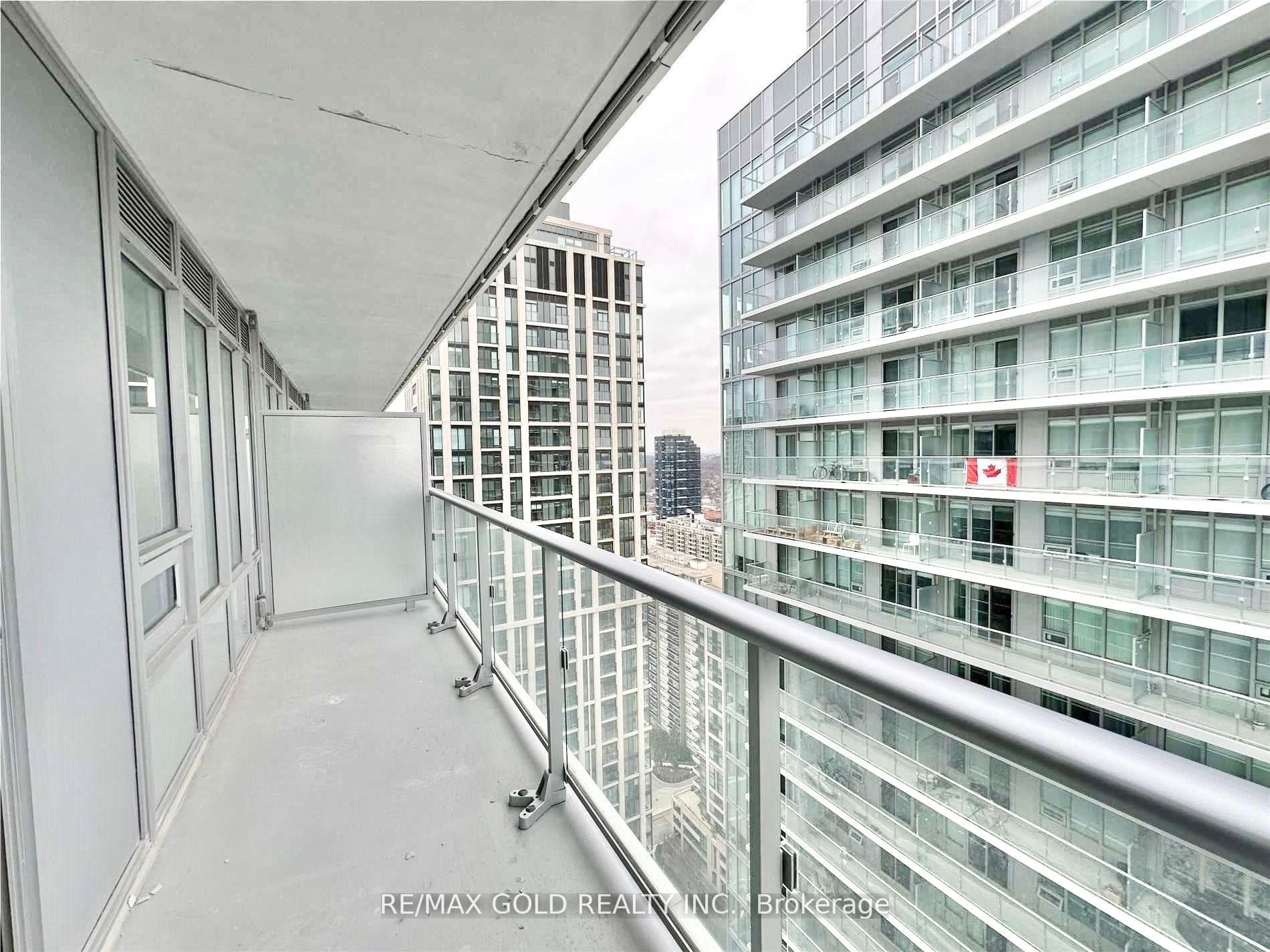 195 redpath Avenue Unit 3301 photo 21