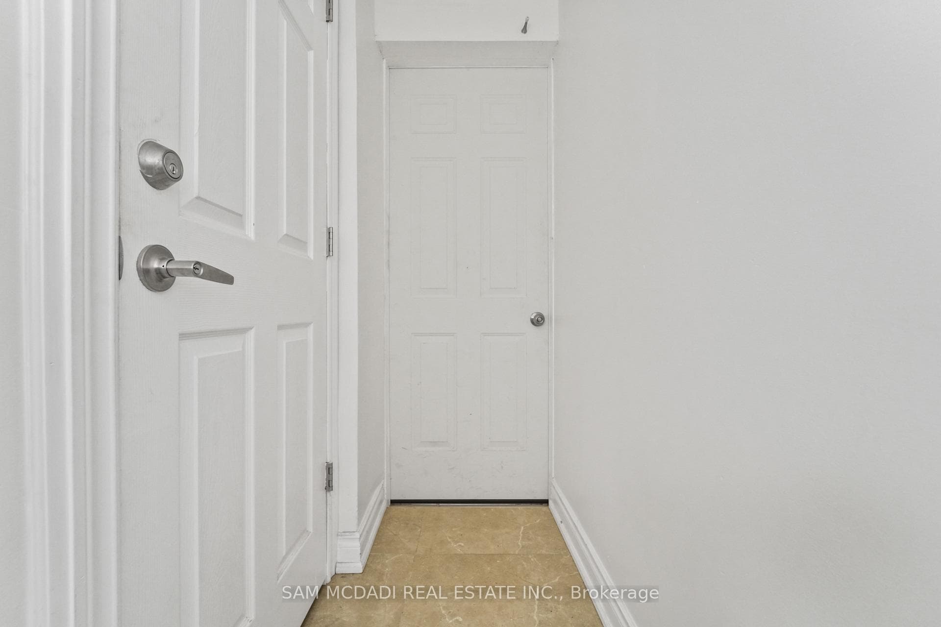1821 Christopher Road photo 4