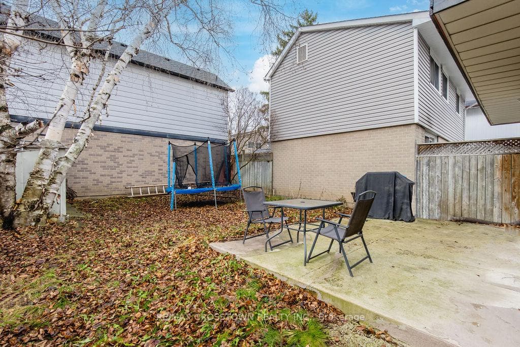 20 Hillpark Trail photo 29