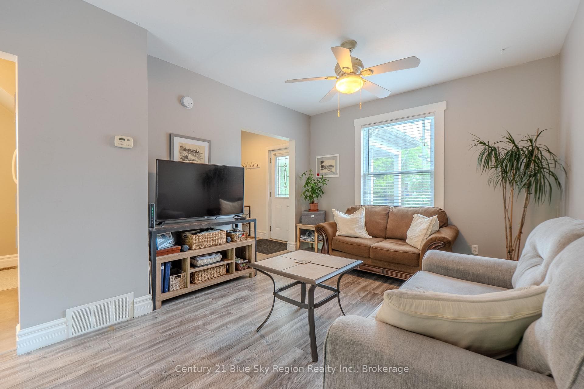 577 O'Brien Street photo 7