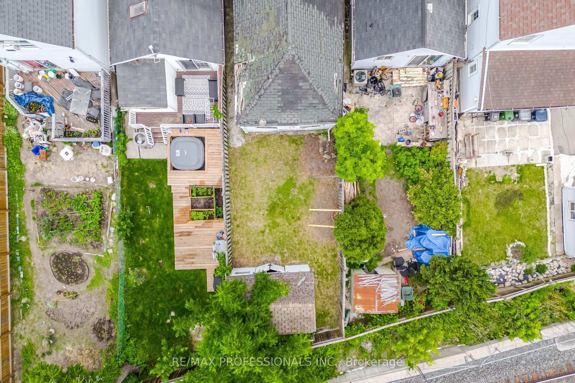 39 Holley Avenue photo 17