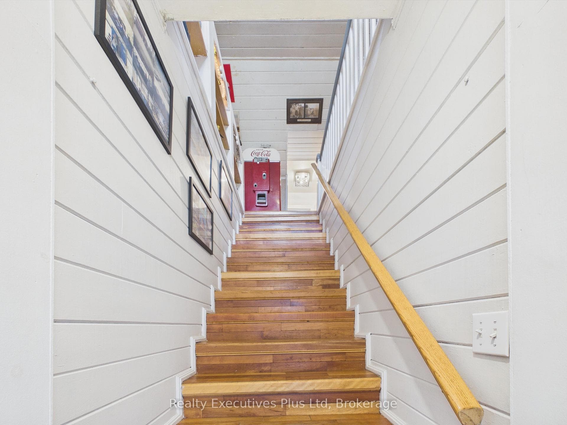 16 Albert Street photo 27