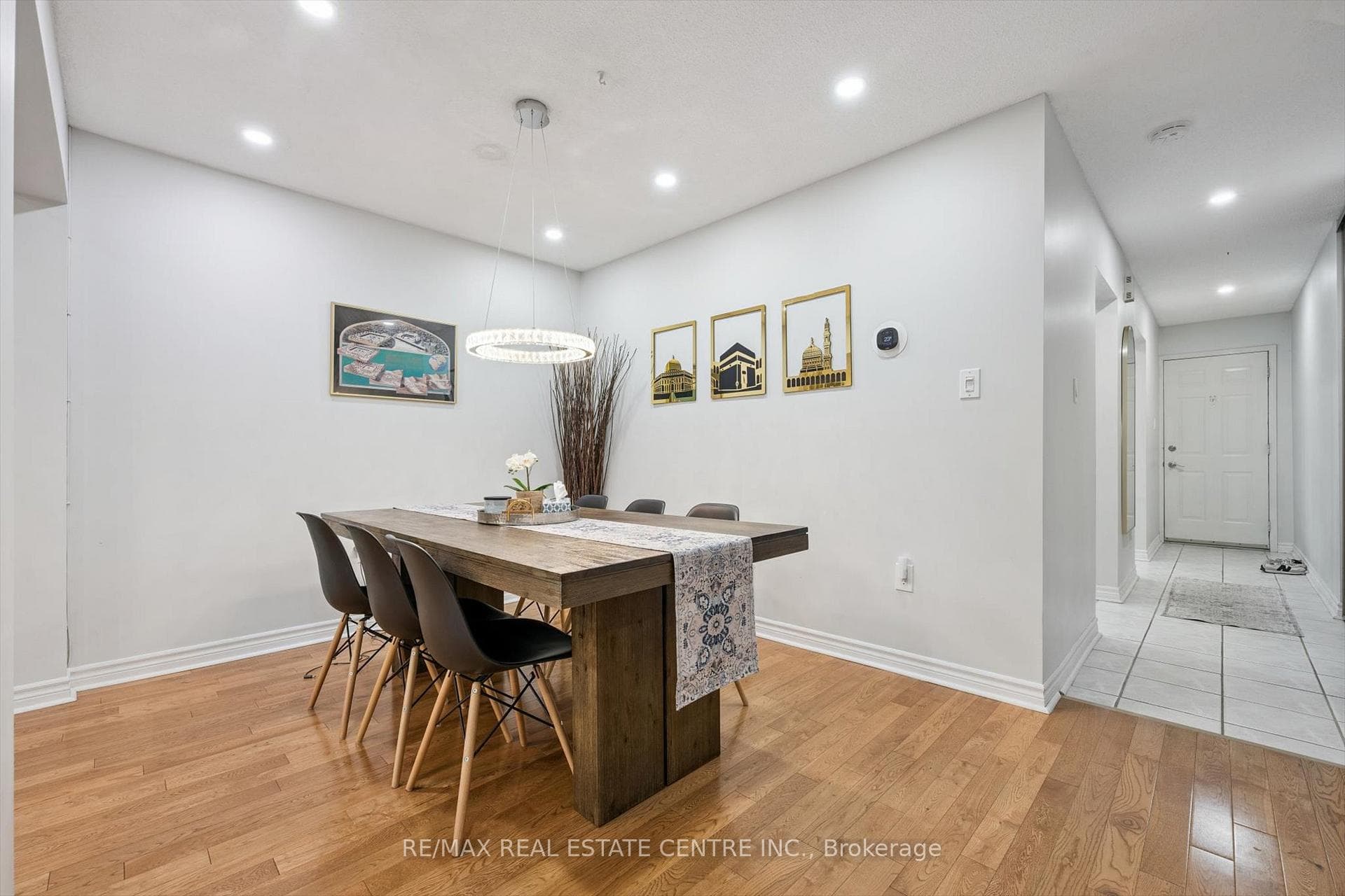 550 Ashprior Avenue photo 12