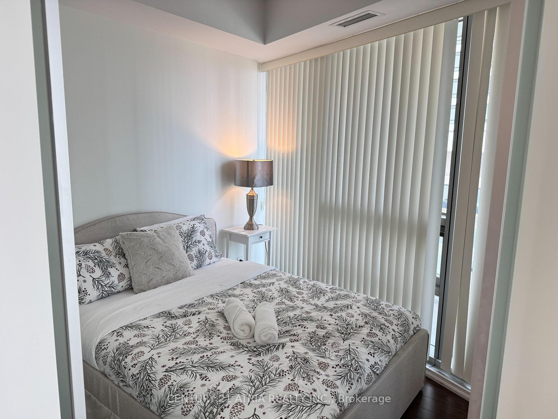 14 York Street Unit 1002 photo 11