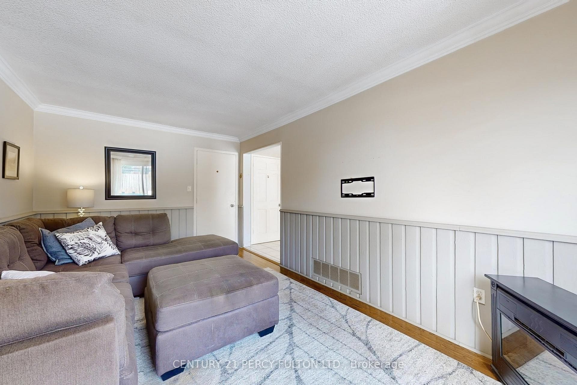 1813 Bronte Square photo 14
