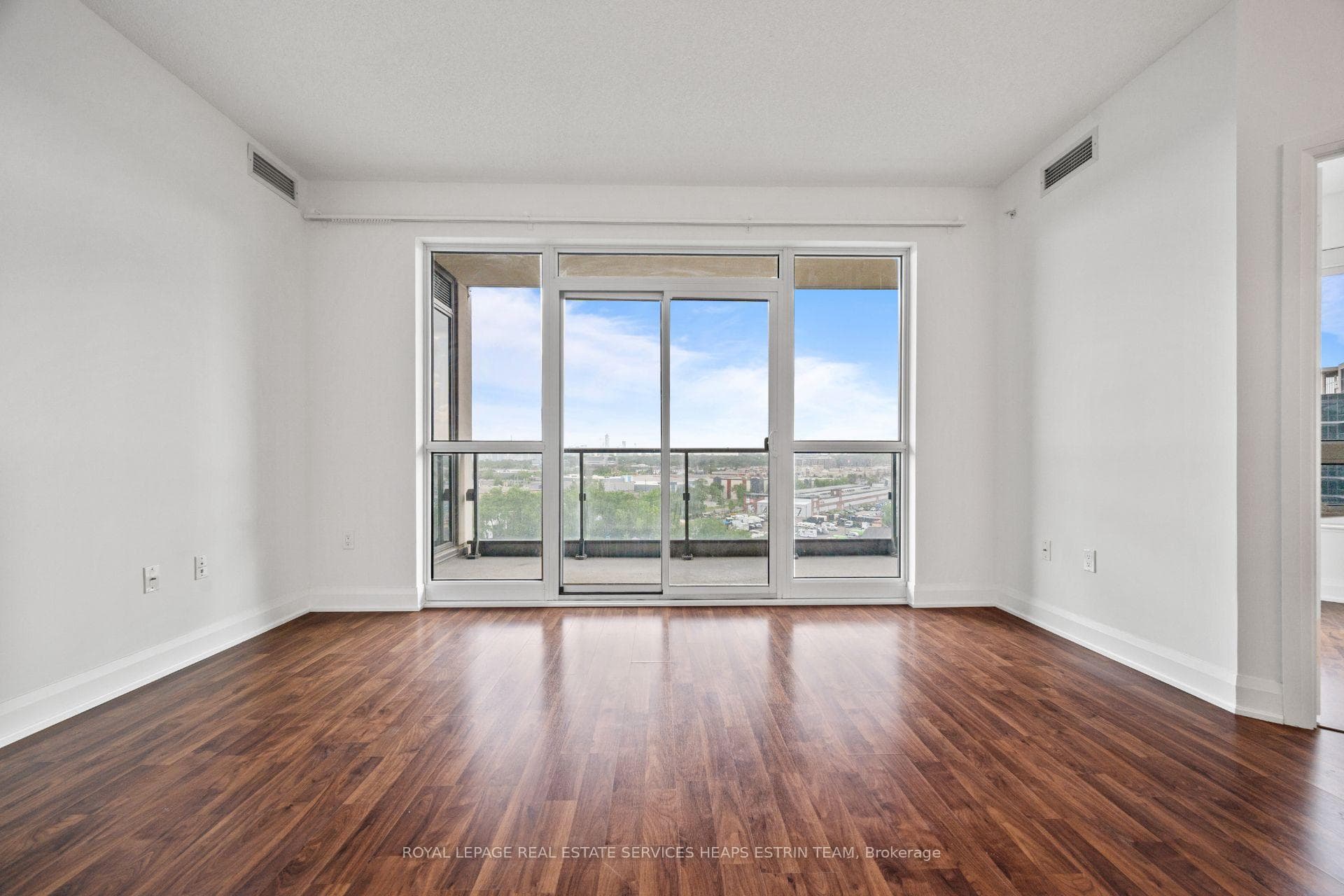160 Vanderhoof Avenue Unit 913 photo 4
