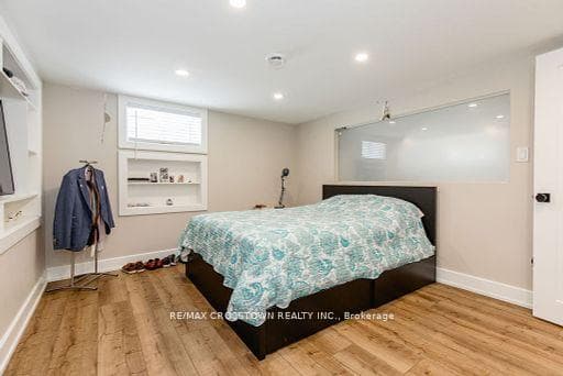 293 BARRIE Street photo 28