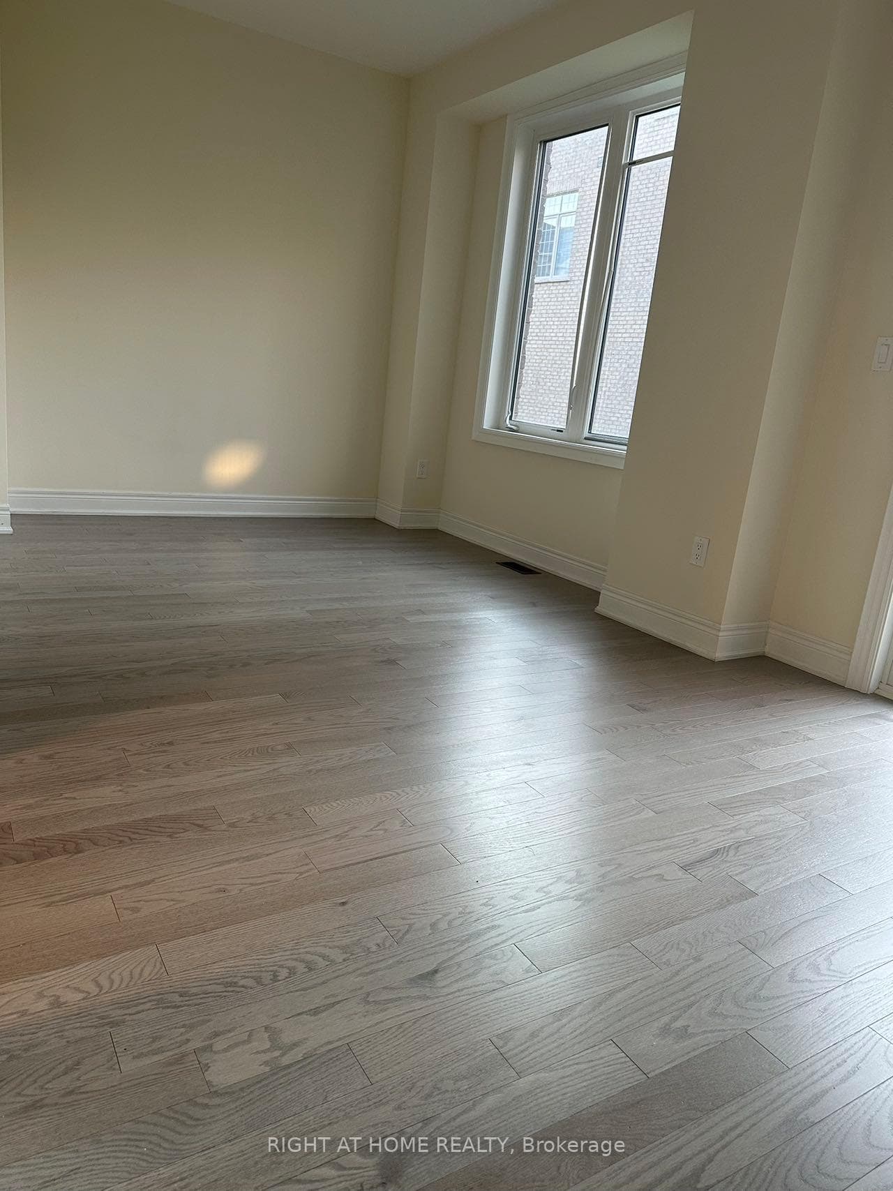8 Phillipsen Way photo 15