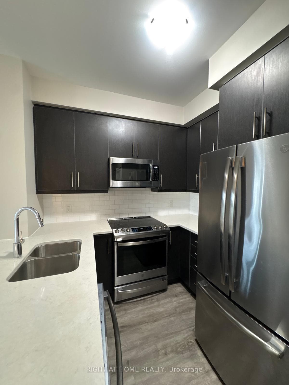 128 Grovewood Common Unit 405 photo 8