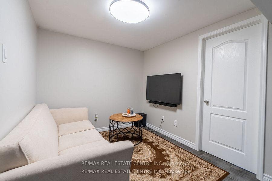 3104 Harold Sheard Drive photo 31