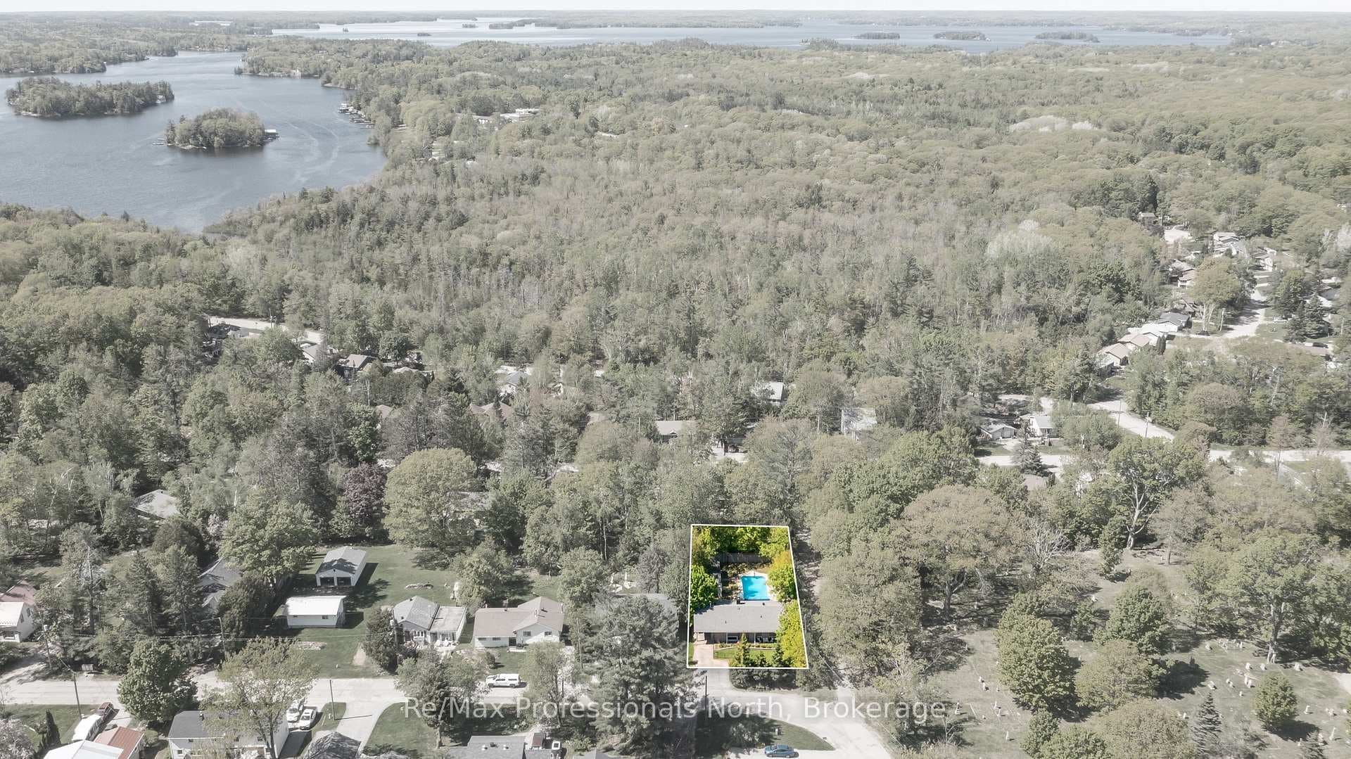 110 FRASER Street photo 45