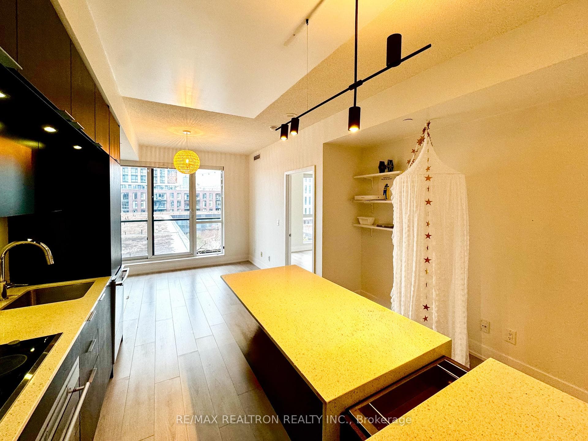 170 Sumach Street Unit 704 photo 5