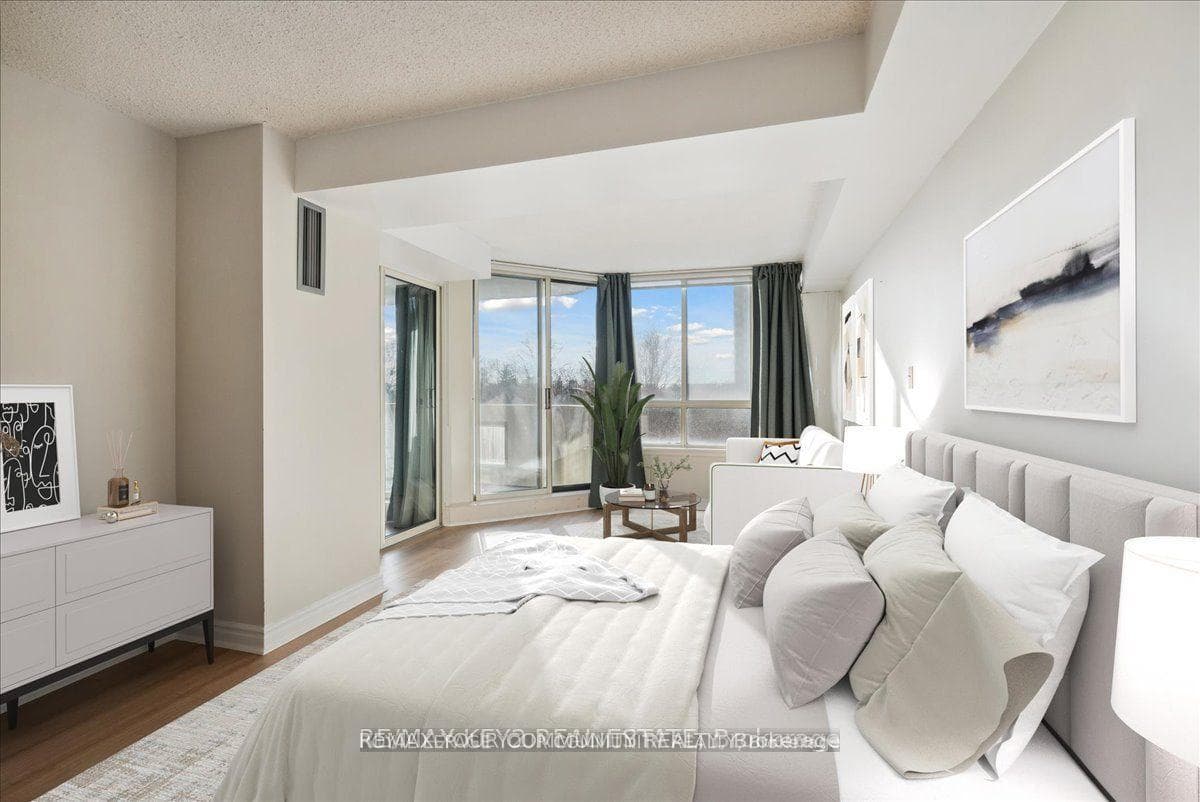 225 Bamburgh Circle Unit 511 photo 17