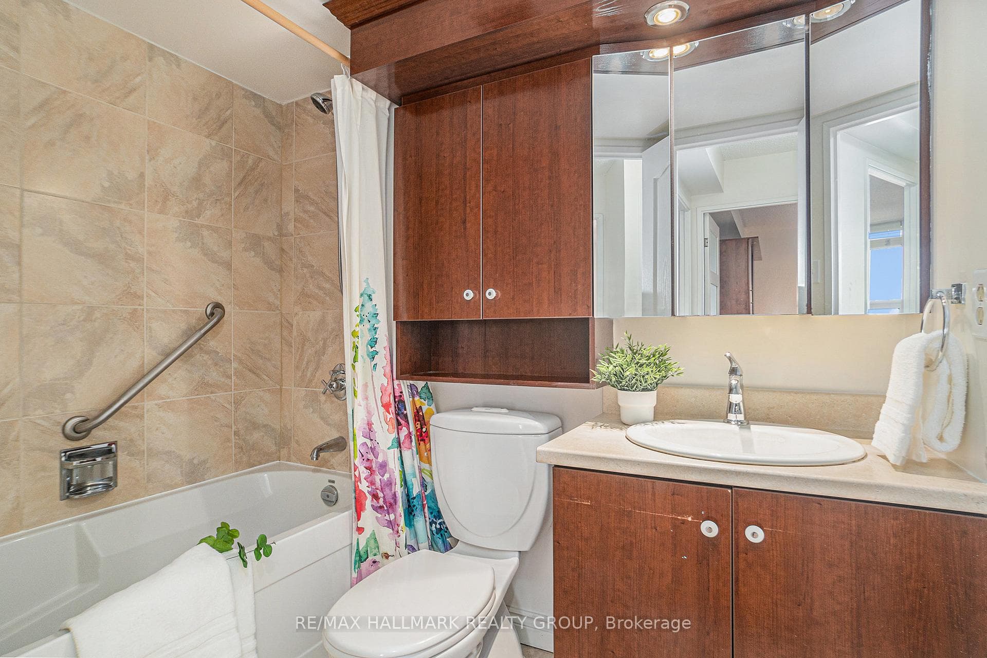 665 Bathgate Drive Unit 1809 photo 16