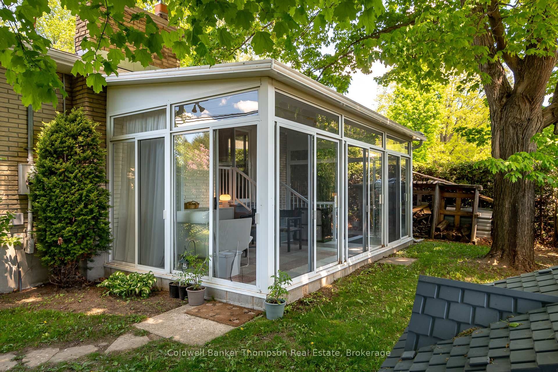 15 Wellington Court photo 42