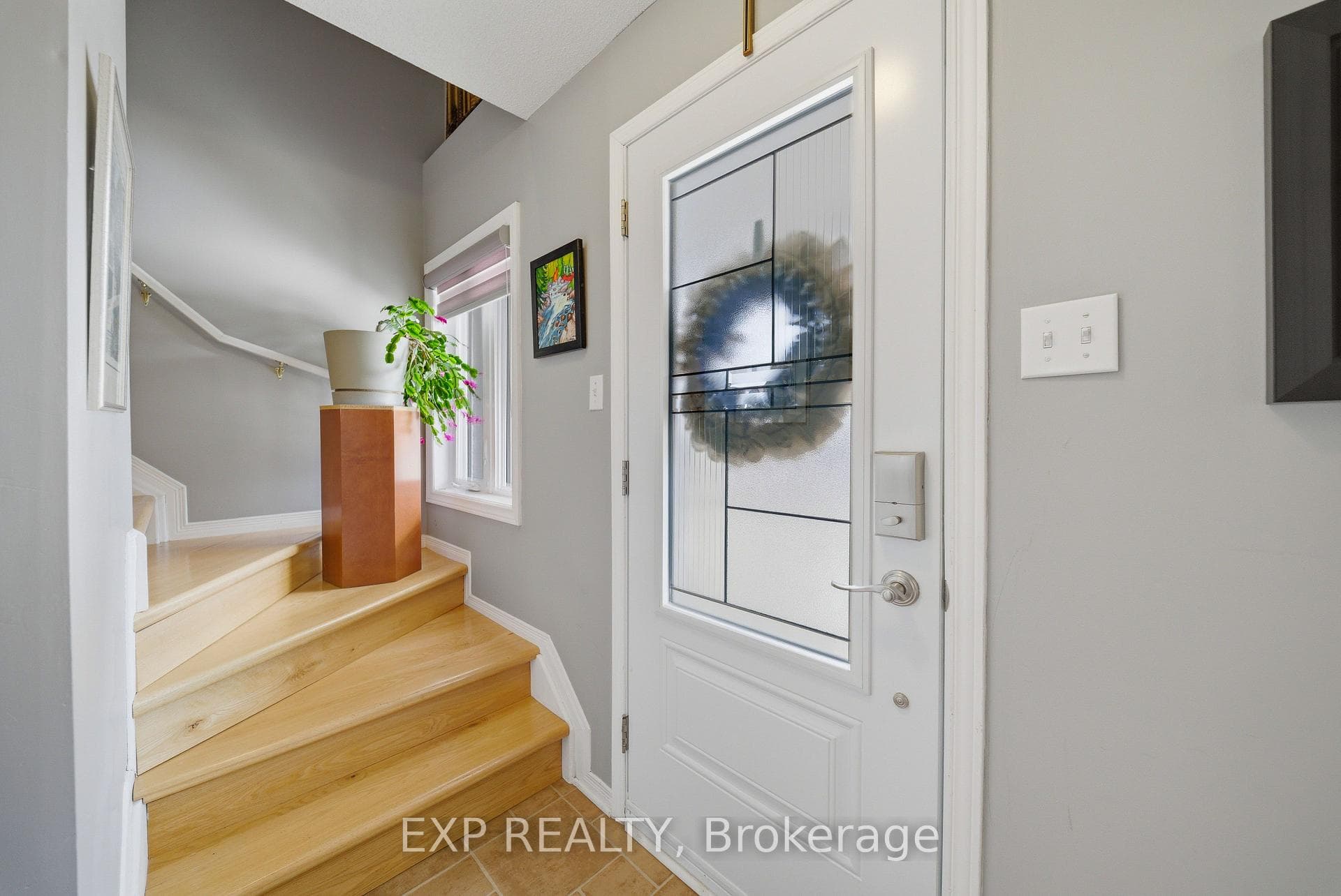 296 BONAVISTA Street photo 5