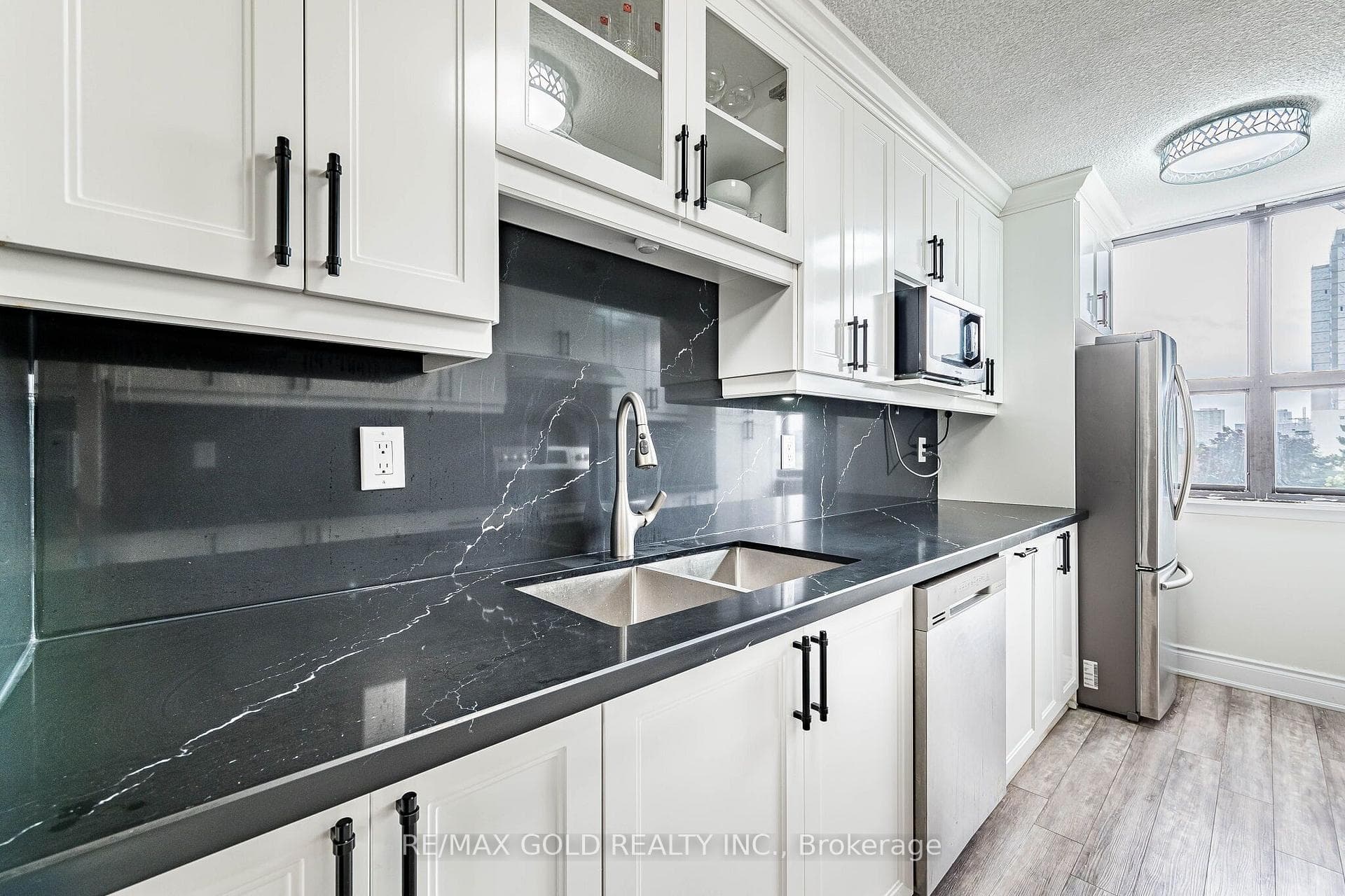 18 Knightsbridge Road Unit 508 photo 24