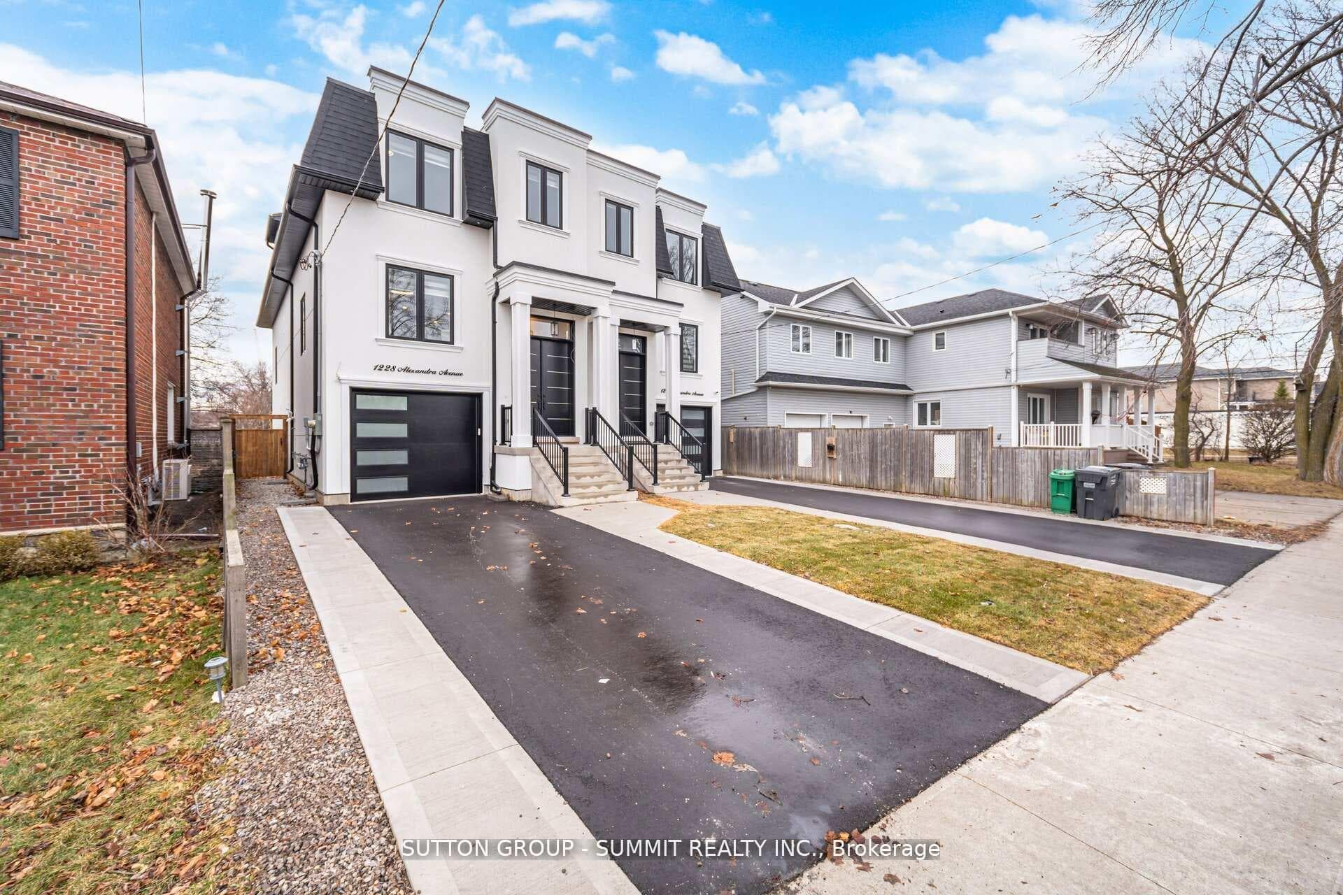 1228 Alexandra Avenue photo 3