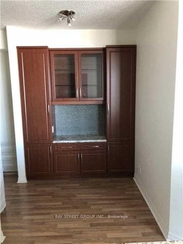 220 Burnhamthorpe Road Unit 2309 photo 2
