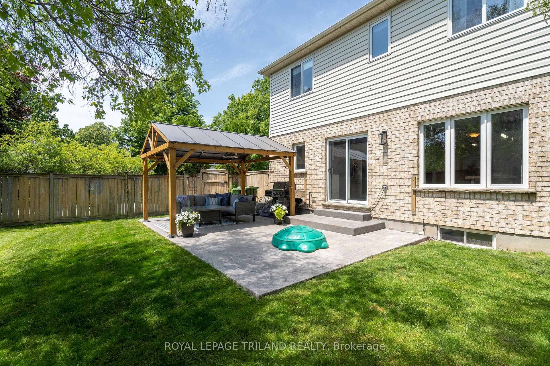 18 Sifton Drive photo 34