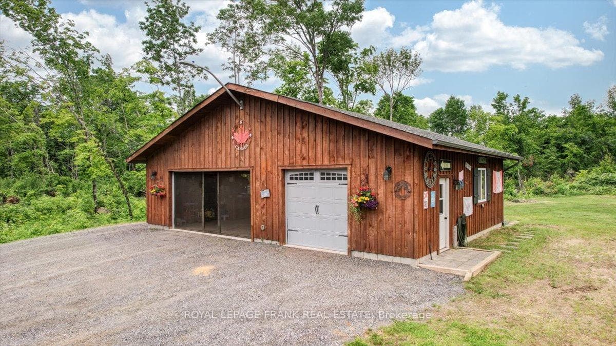 944 Steenburg Lake Road photo 36
