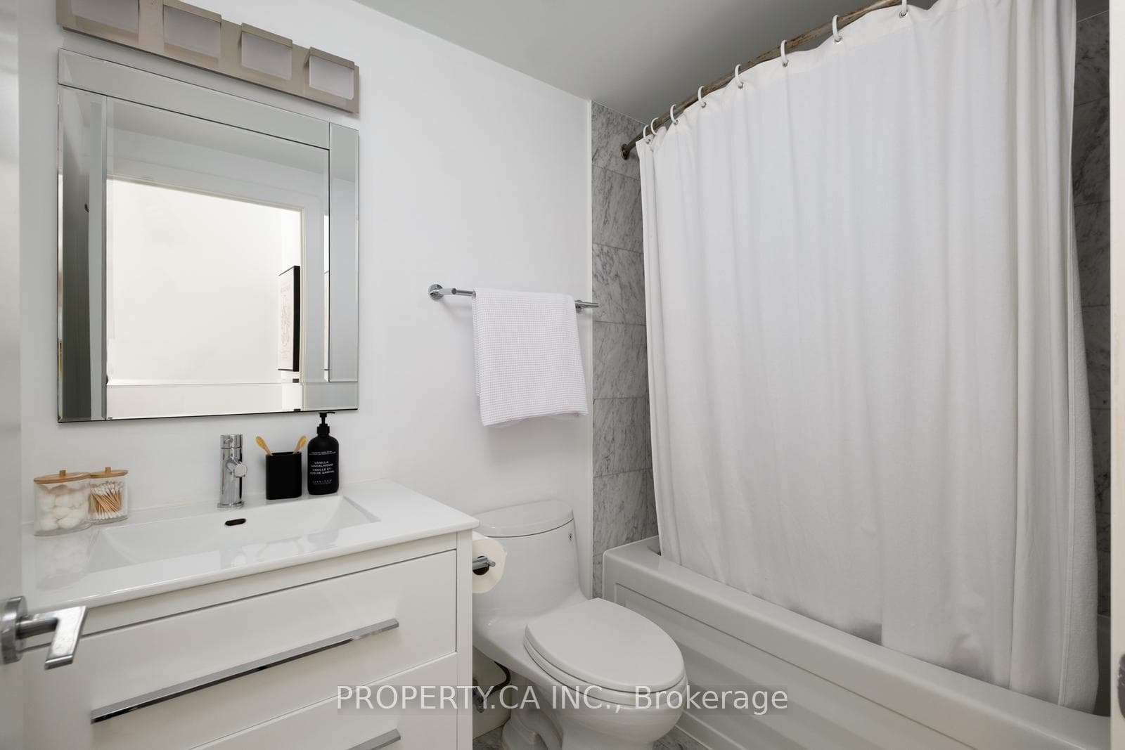 438 King Street Unit 416 photo 15