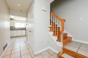 68 Jill Crescent photo 6