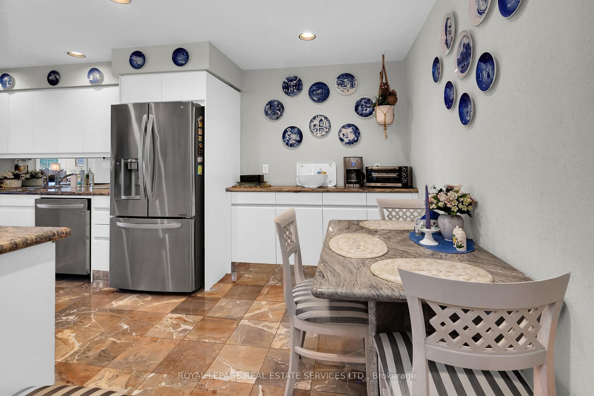 130 Carlton Street Unit PH5 photo 19