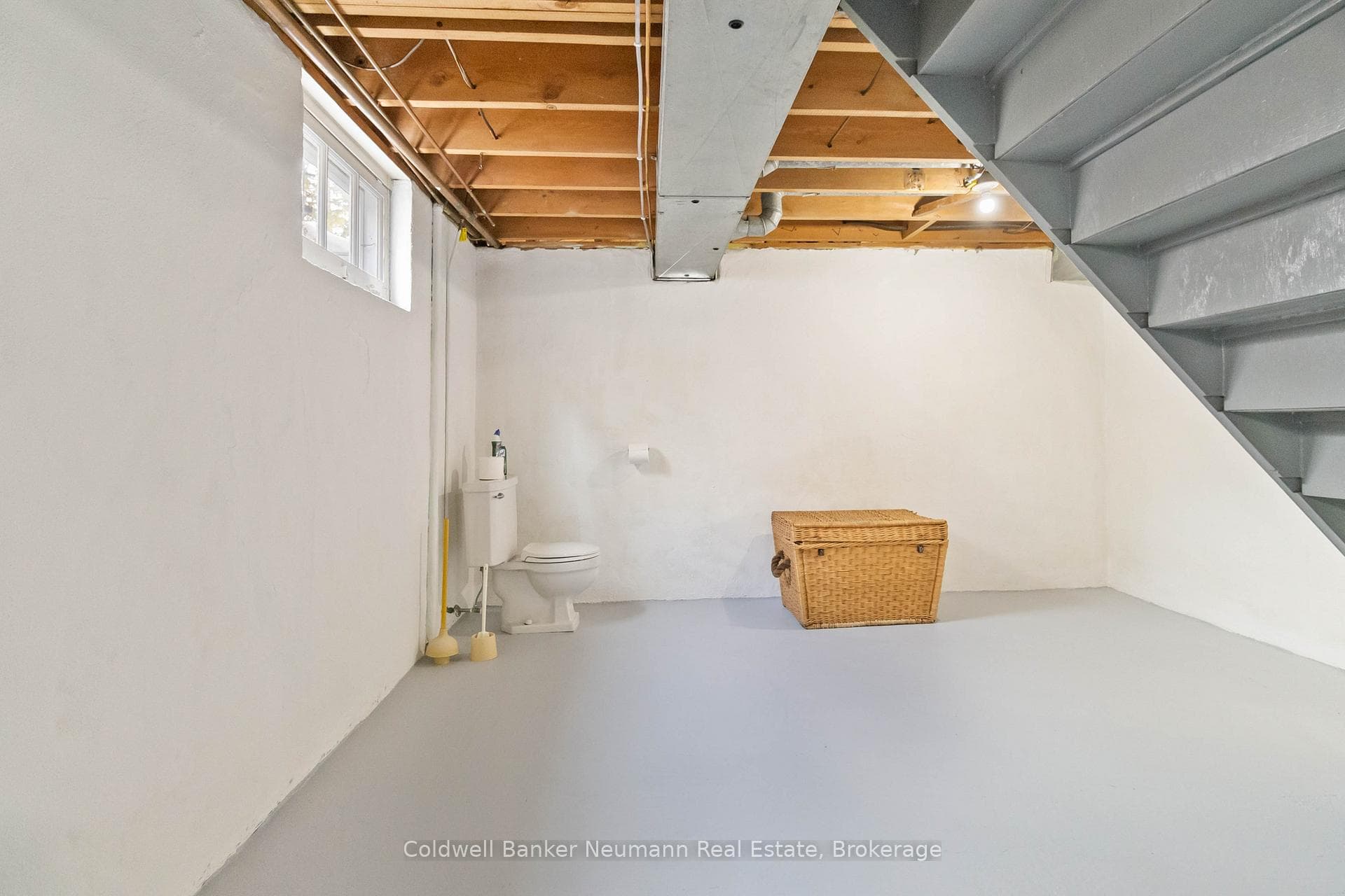 133 Westmount Road photo 38