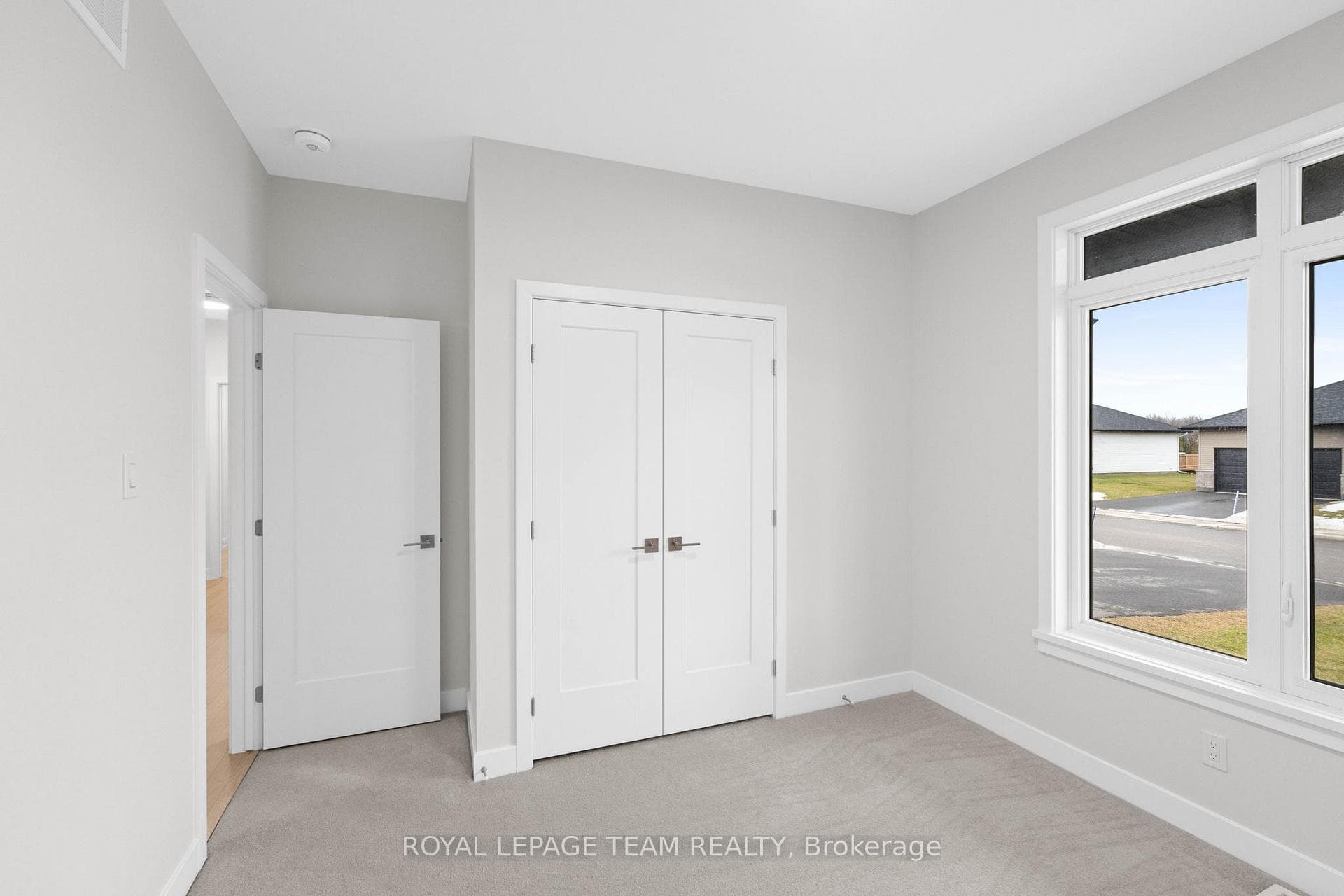 295 WOOD Avenue photo 6