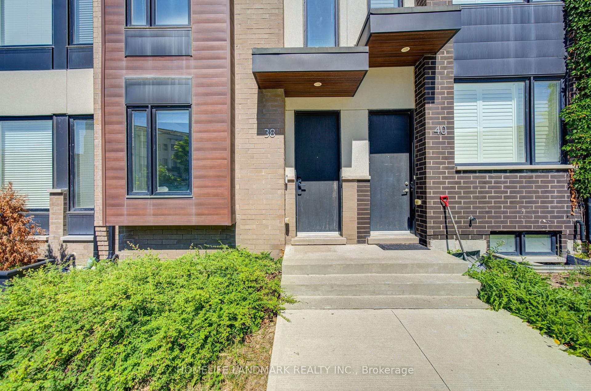 38 Sarah Jackson Crescent photo 2