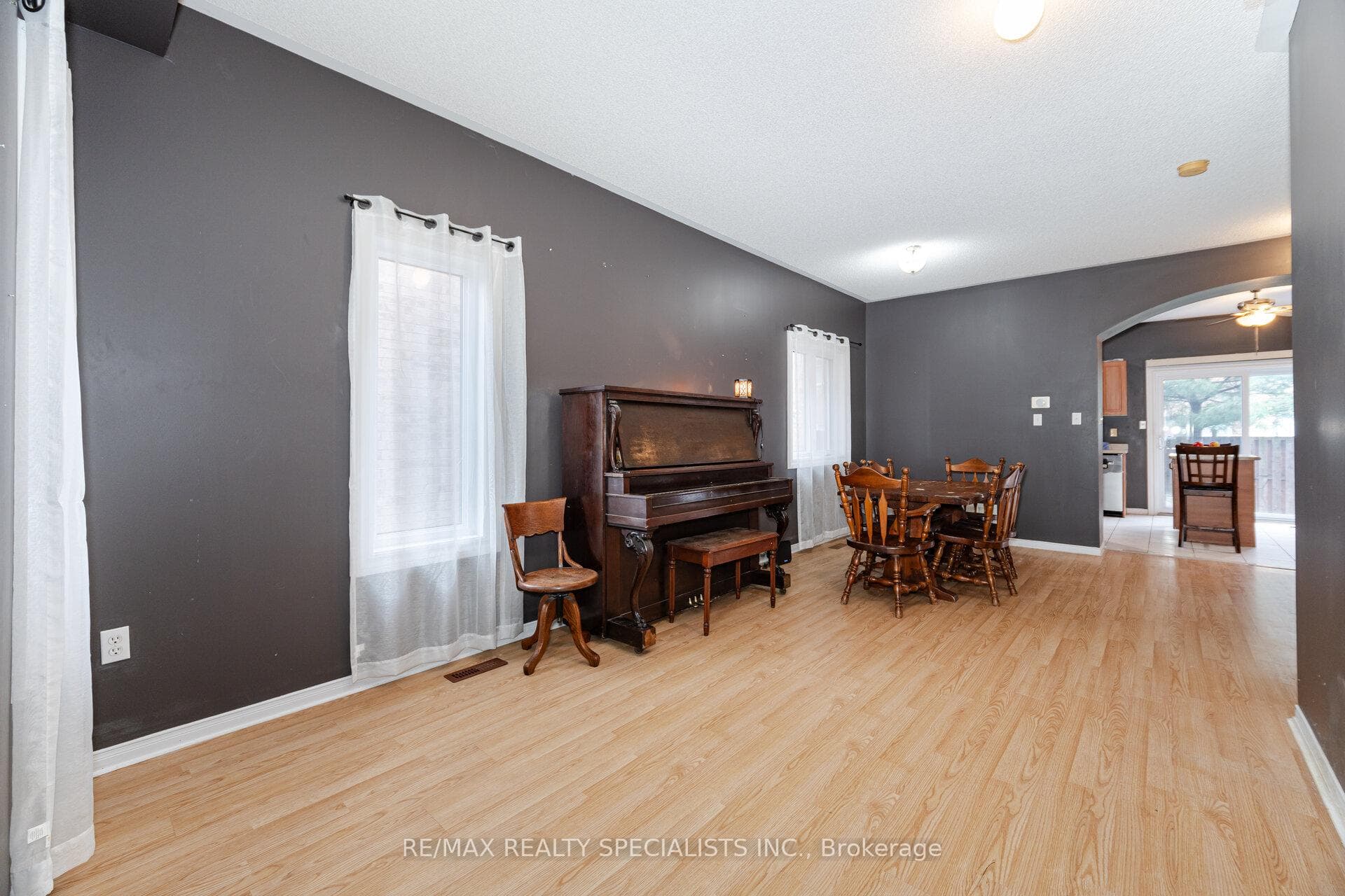 5672 Fantasia Manor photo 3