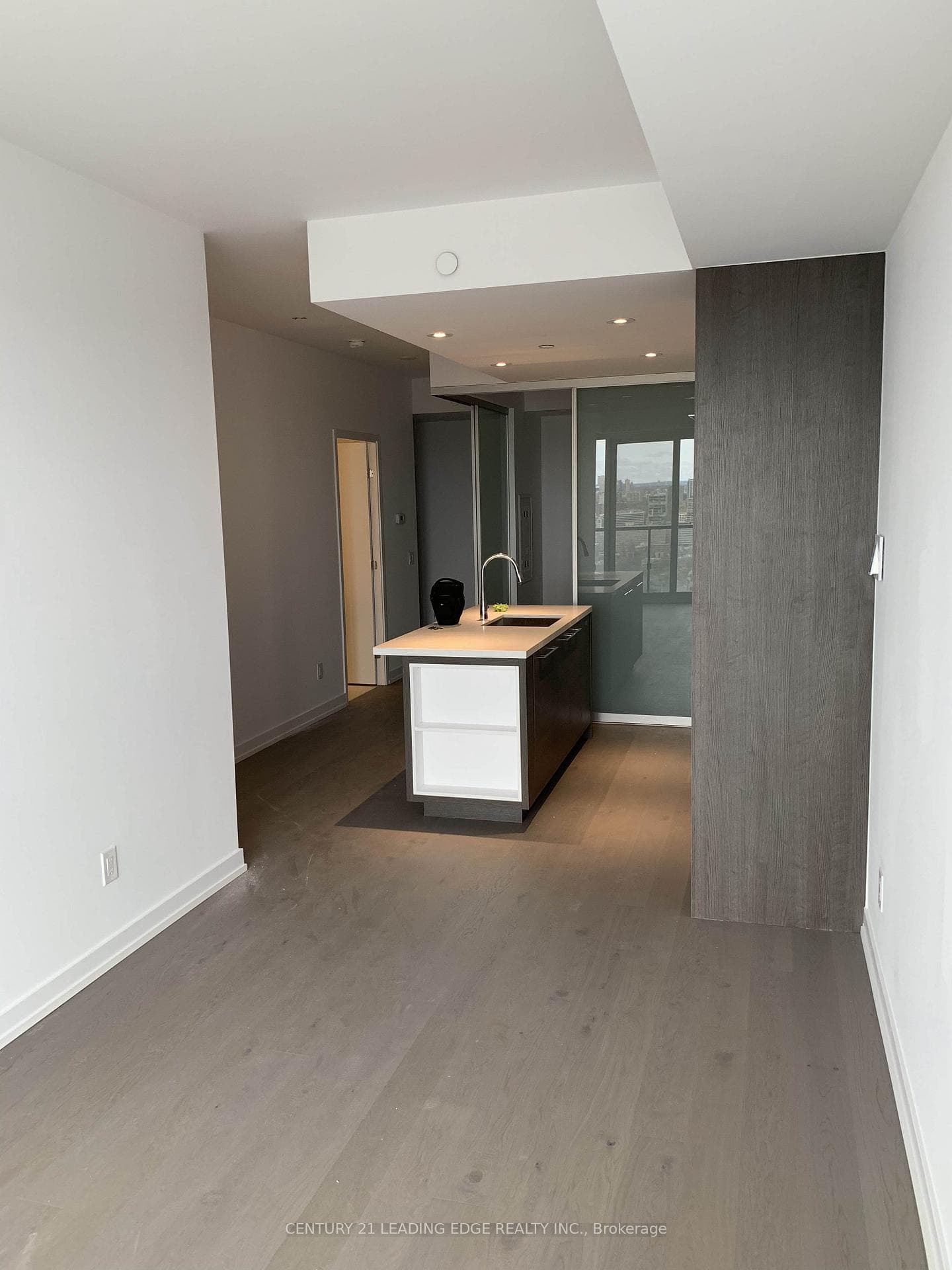 488 University Avenue Unit 3301 photo 9