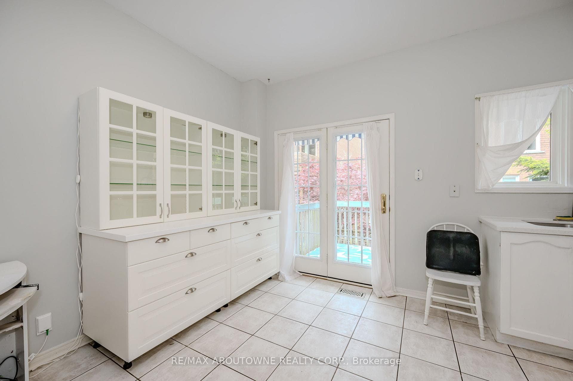 24 Bluewater Court photo 9