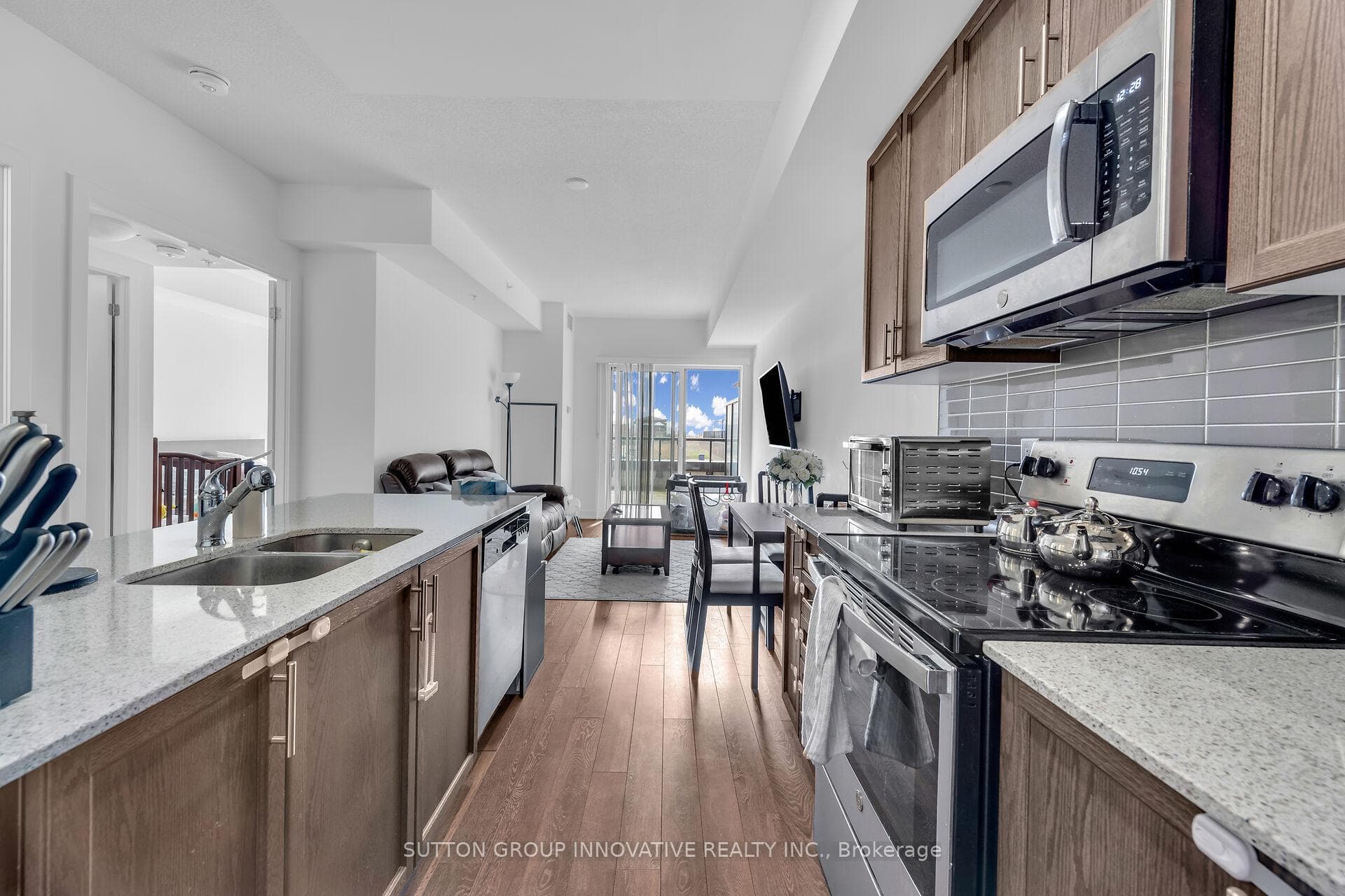 550 North Service Road Unit 211 photo 29
