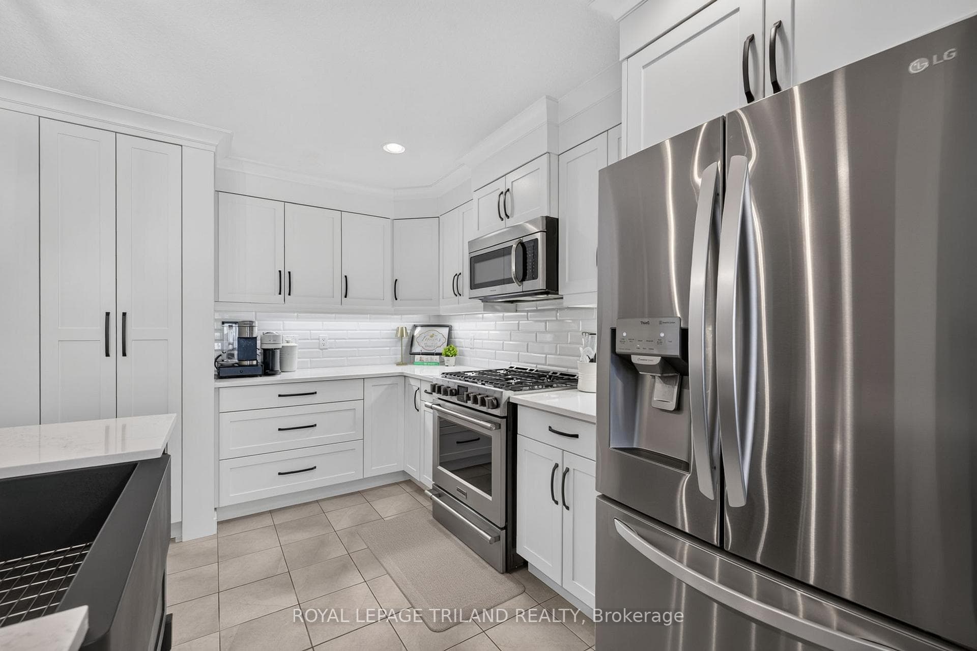 11 Empire Parkway photo 9