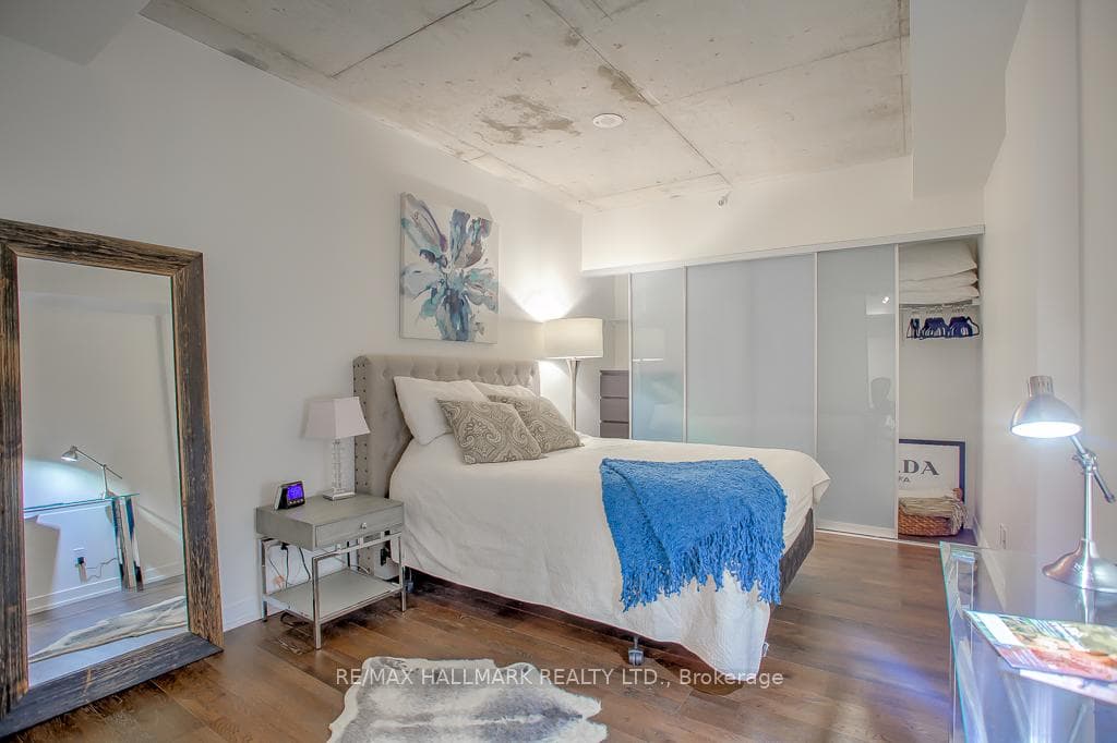 560 King Street Unit 419 photo 26