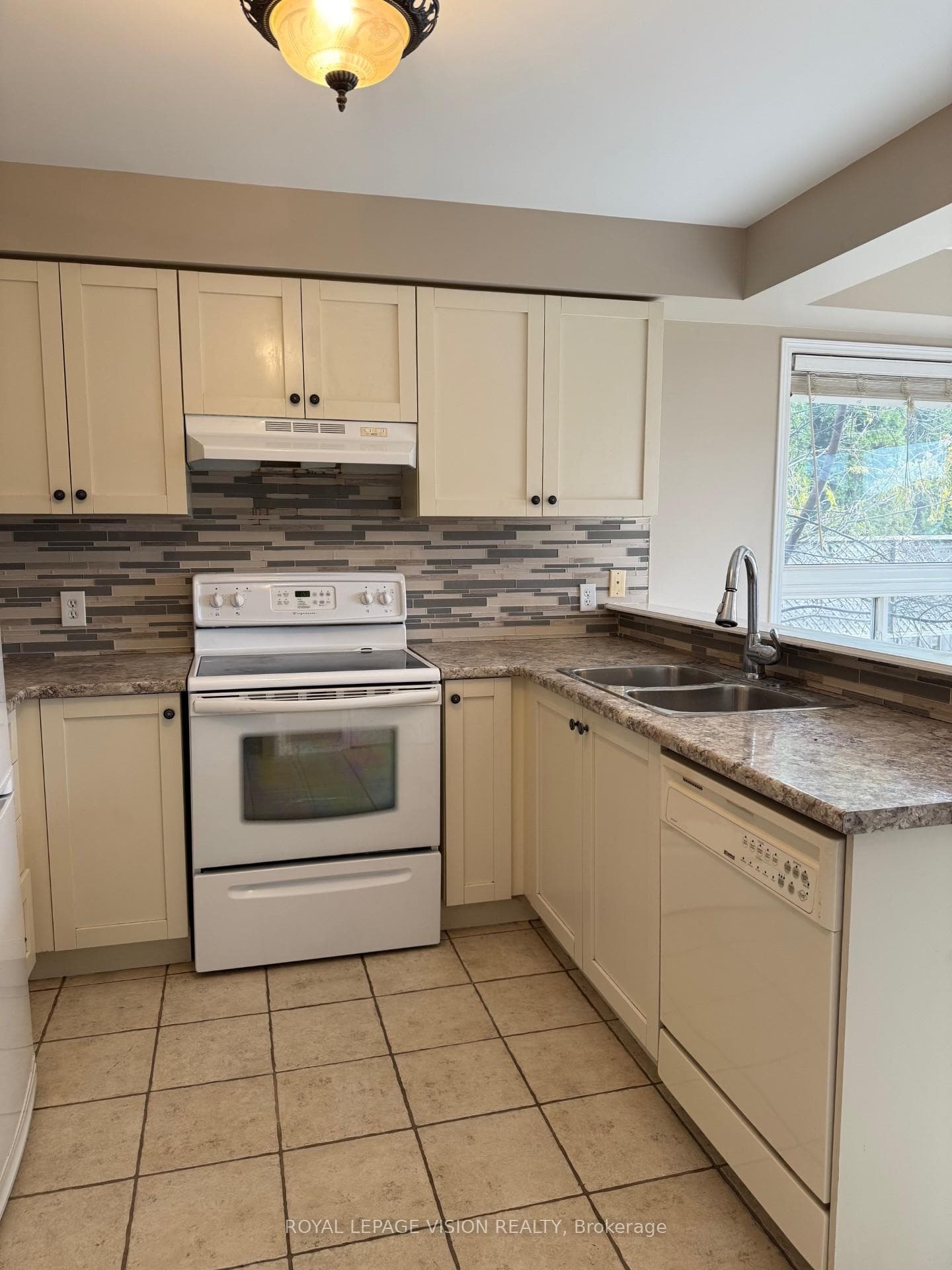 594 Flagstone Court photo 11