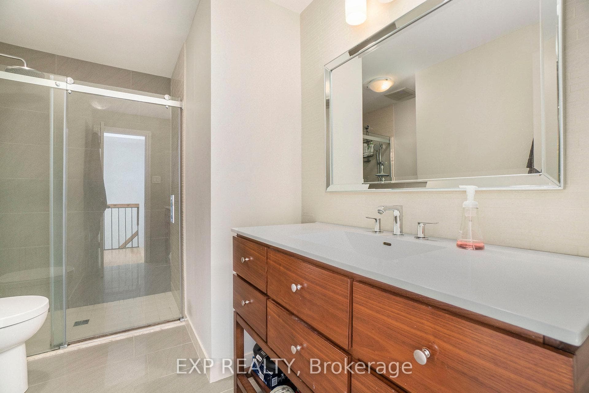 3pc Main bathroom