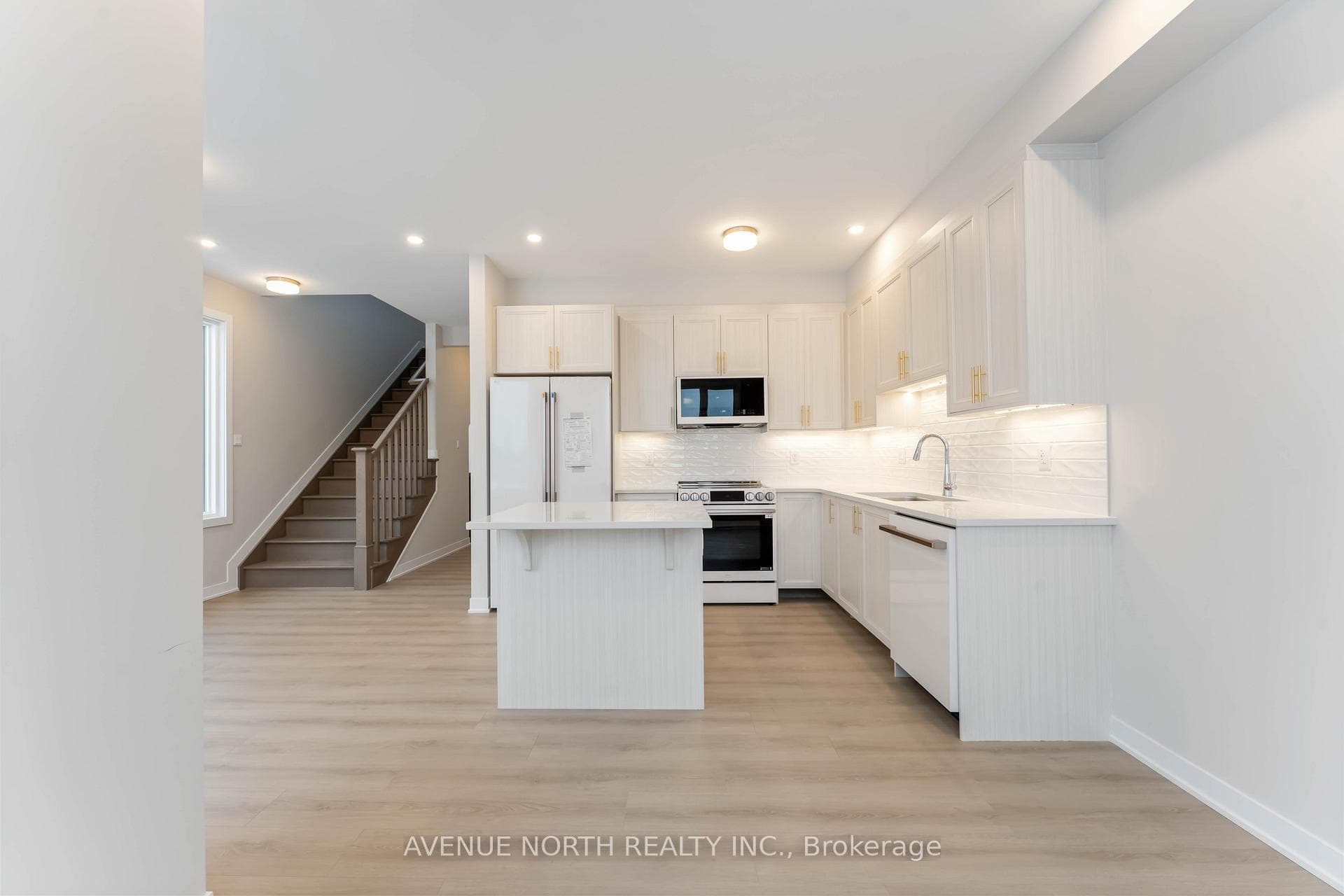 364 Les Emmerson Drive photo 10